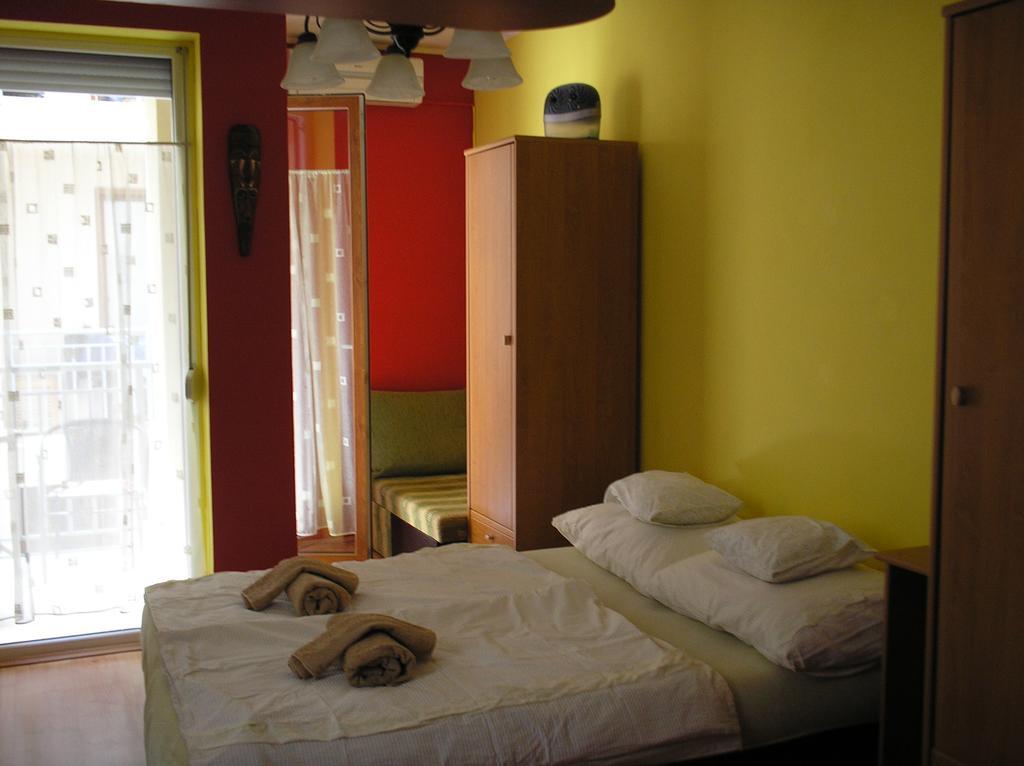 Mediterran Szallas Gyula Exterior foto