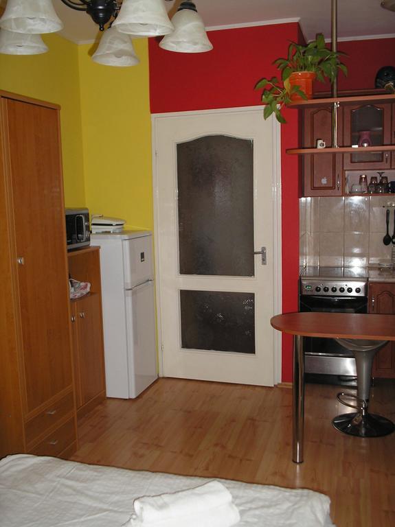 Mediterran Szallas Gyula Exterior foto